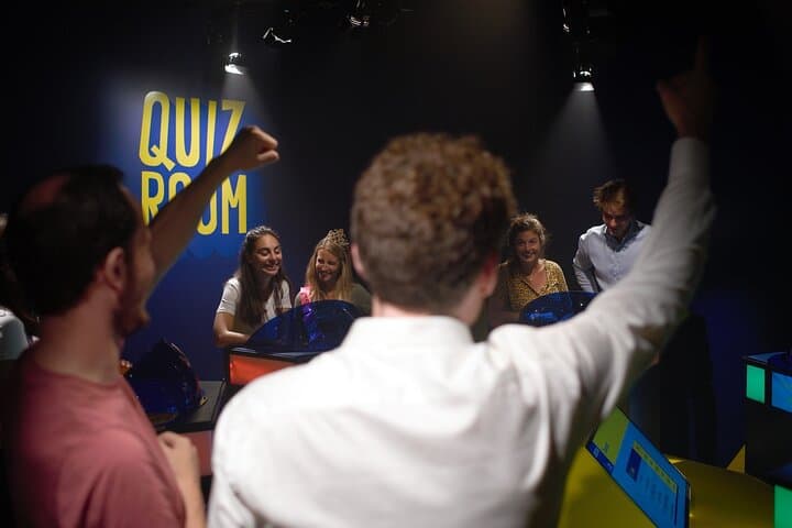 Private Quiz Game Session in Marseille
