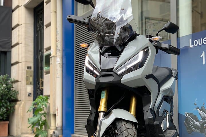 Scooter rental X-ADV Honda 2023 (A2 license) Paris