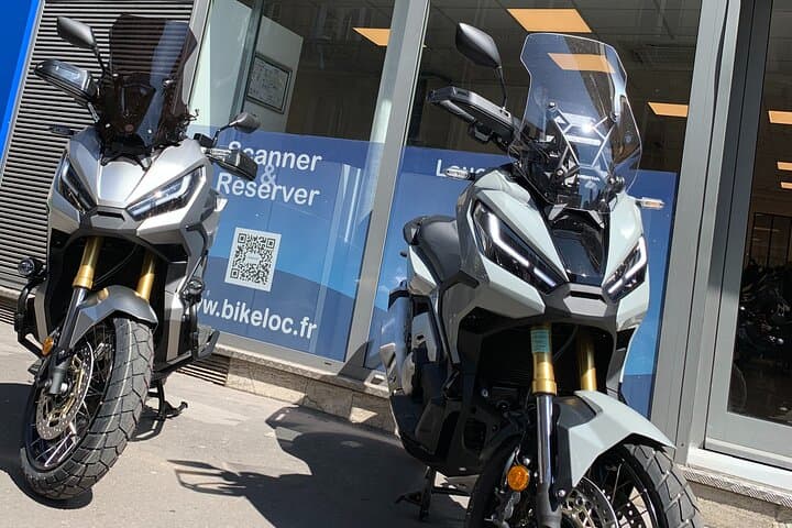 Scooter rental X-ADV Honda 2023 (A2 license) Paris