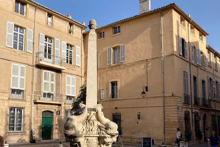 Historical visit/Treasure Hunt of Aix en Provence