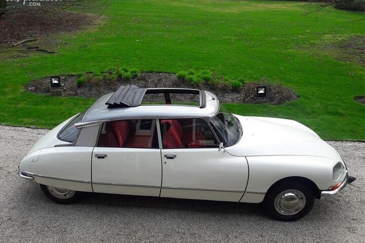 Classic car rental in Chantilly