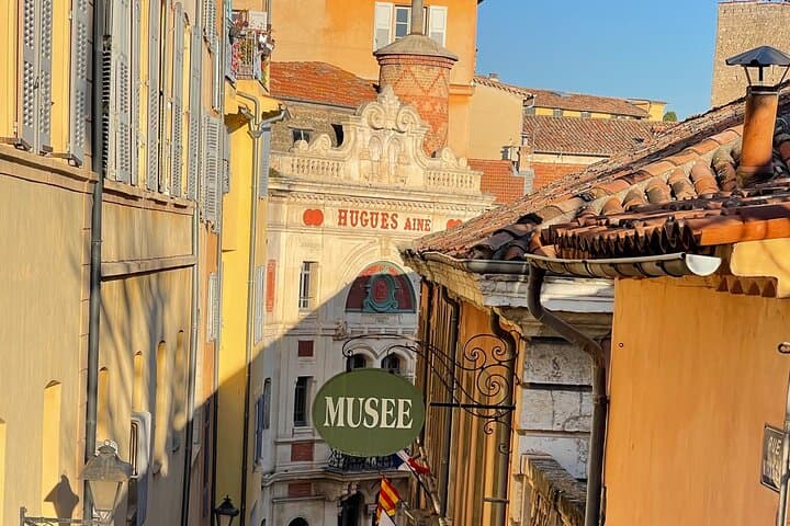 Half-Day Private Tour of Grasse and its Surroundings