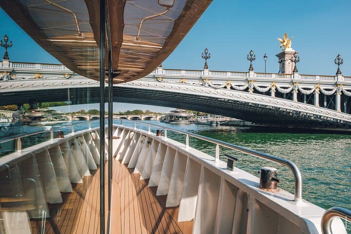 Paris Sightseeing Tour with Seine River Cruise from Disneyland®