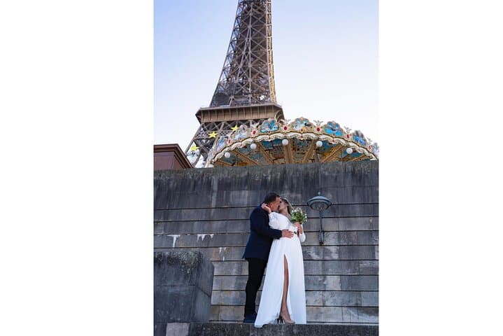 Paris Eiffel Tower Vows Renewal Ceremony - Photoshoot and Video