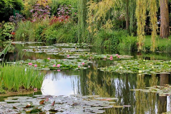 Giverny Half-Day Small-Group Tour from Paris – Max 7 Guests