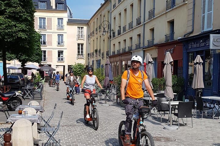 The #E.trott in the Saint Louis District
The #E.scoot in the Quartier Saint Louis #versailles