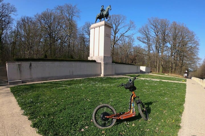 #E.trott at the General Pershing monument #versailles
#E.scoot at the General Pershing monument #versailles