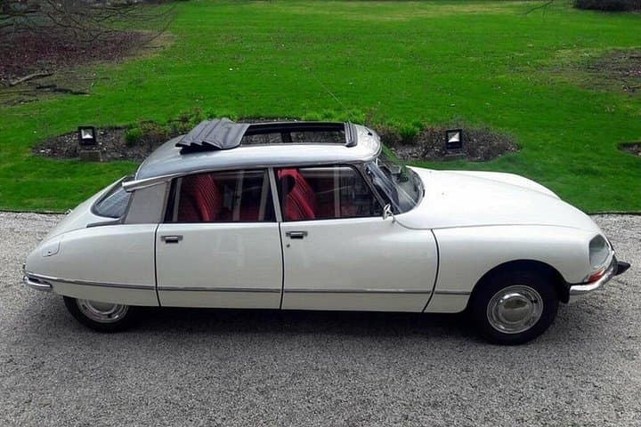 Paris City Tour 2h00 Citroën DS Vintage with Open Roof