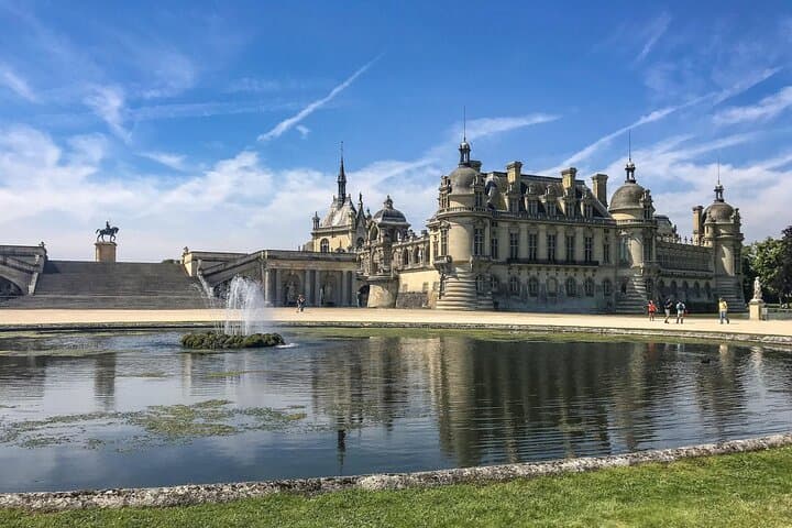 Half-Day Trip: Château de Chantilly & Gardens from Paris