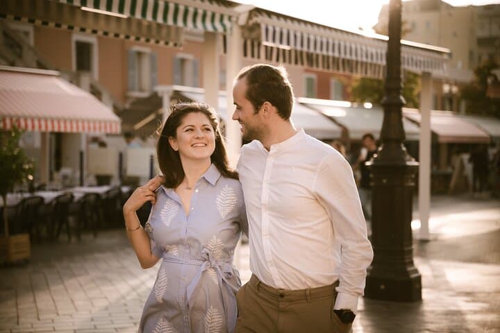 Romantic Photoshoot in Nice's Old Town or Nearby