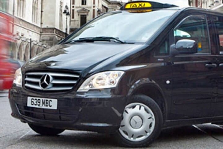 Private Transfer One Way from Paris Hotel to Disneyland Paris