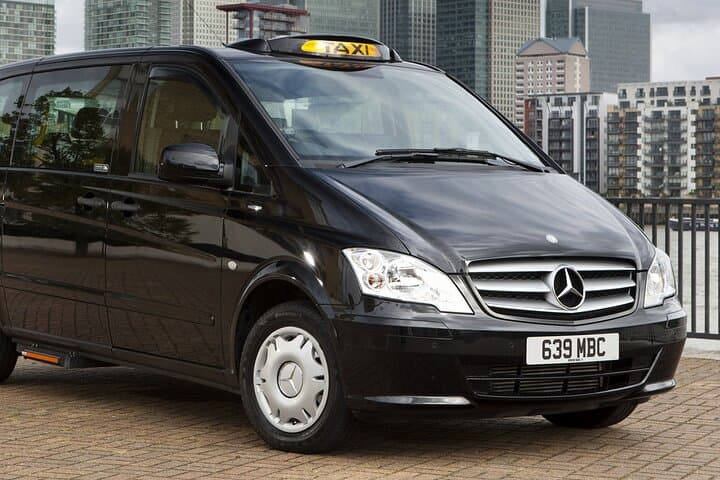 Private Transfer One Way from Paris Hotel to Disneyland Paris