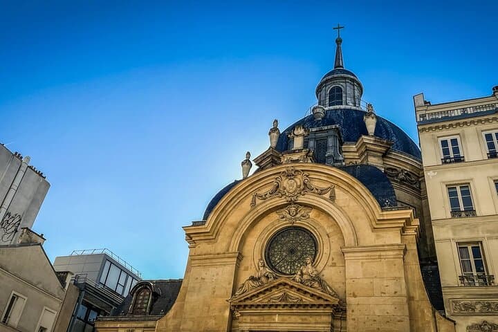 4 hours Private Tour at Marais and Montmartre in Paris with Hotel pickup