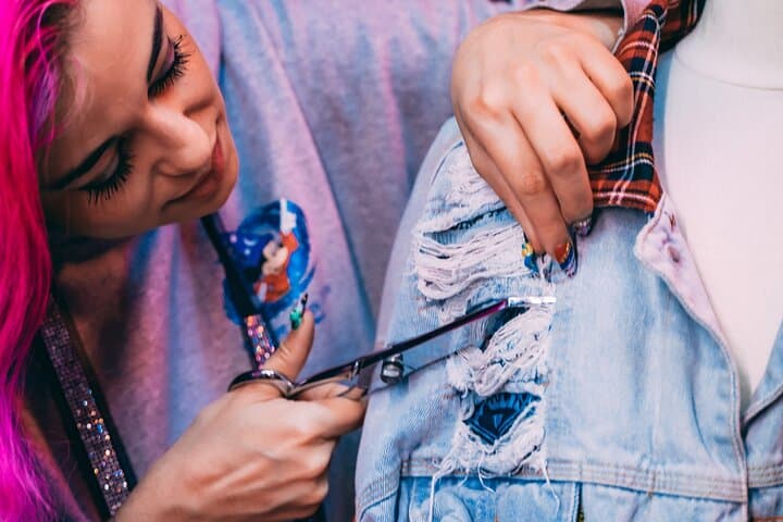 Customize a unique denim jacket with French celebrities’ designer
