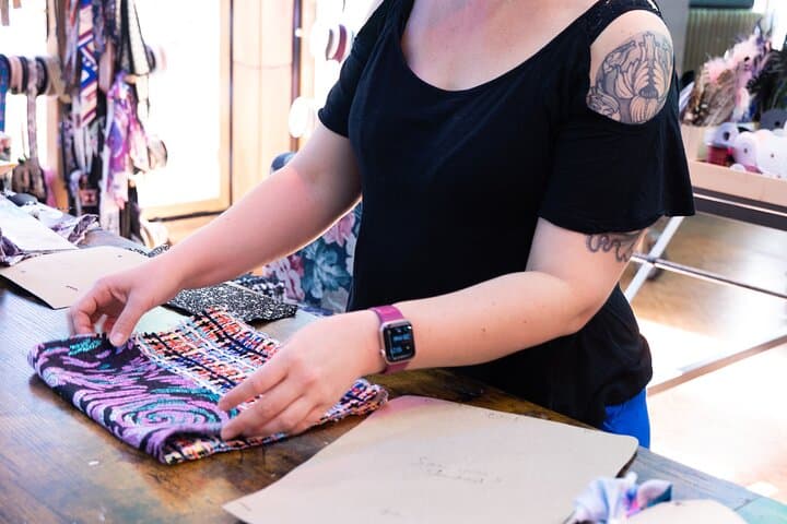 Visit a workshop, create your unique luxury bag in central Paris