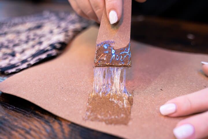 Visit a workshop, create your unique luxury bag in central Paris