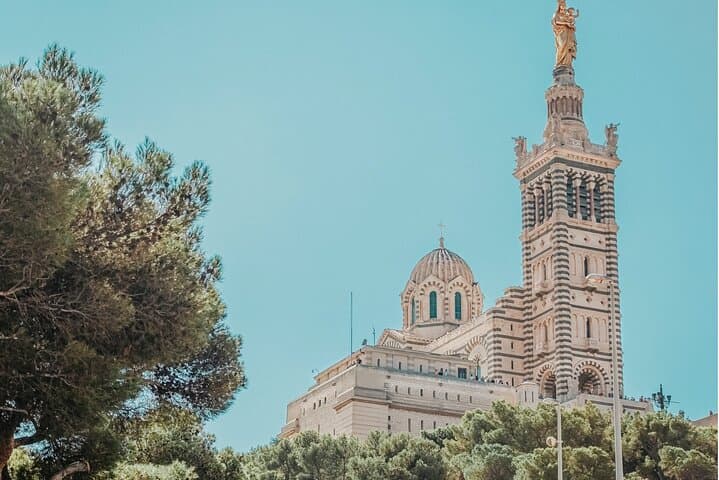 Marseille Self-Guided City Walking Tour & Scavenger Hunt