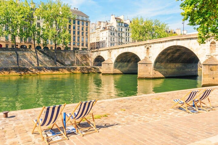 Paris Le Marais Self Guided Walking Tour & Scavenger Hunt