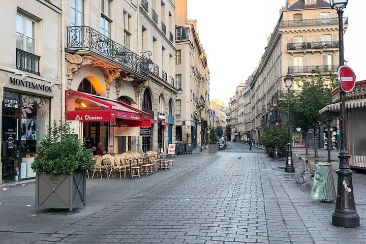 Full-Day Paris Private VIP Tour with Shopping and Cabaret Experience