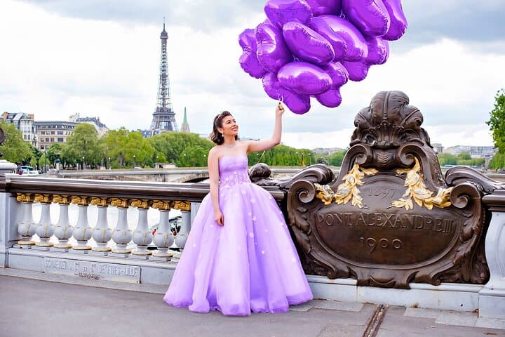 Quinceanera photo shoot with balloons at the Eiffel Tower!