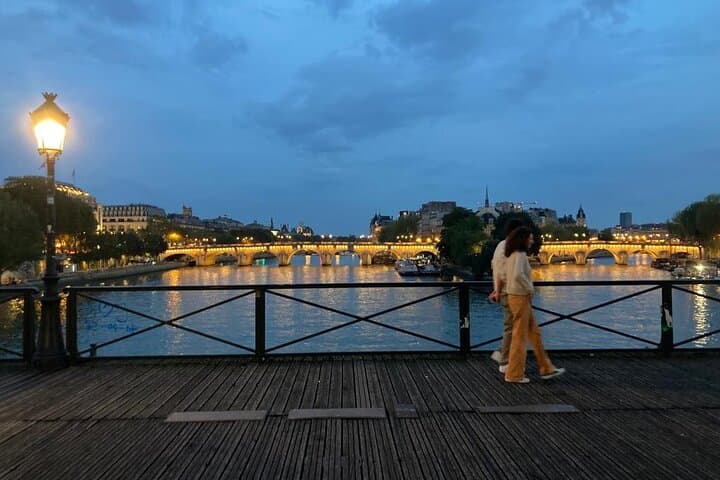 Discover Paris in one day with a private and friendly local guide
