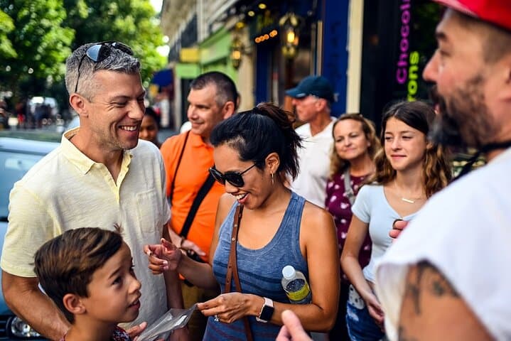 Paris Bakery Food Tour: Chocolate, Macarons and 10 Sweet Tastings