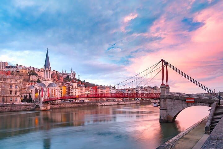Lyon Scavenger Hunt & Highlights Self-Guided Walking Tour