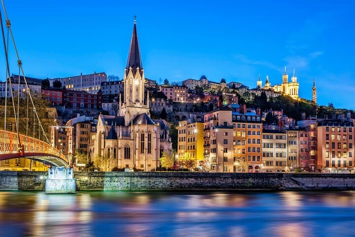 Lyon Scavenger Hunt & Highlights Self-Guided Walking Tour