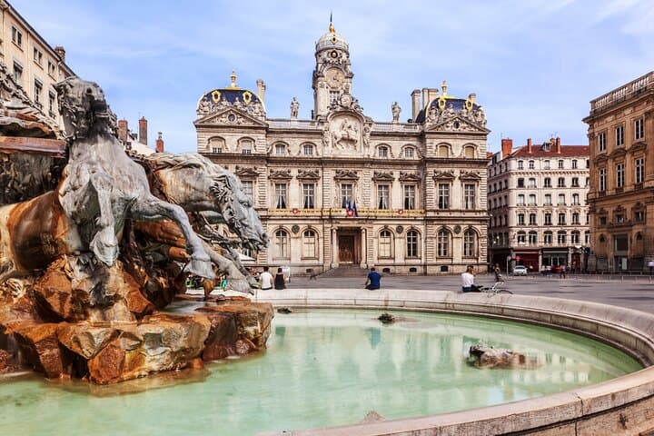 Lyon Scavenger Hunt & Highlights Self-Guided Walking Tour