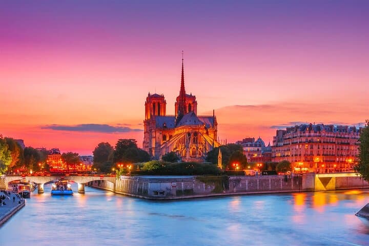 Private Transfer from Charles de Gaulle Airport to Paris