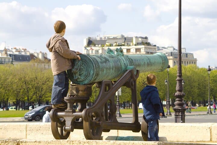 Highlights of Paris Private Walking Tour with a Local Guide