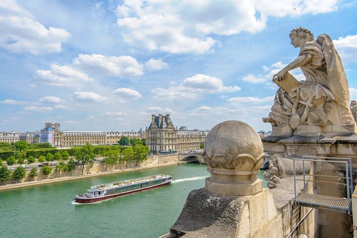 Highlights of Paris Private Walking Tour with a Local Guide