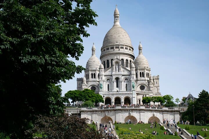 Paris Montmartre Walking Tour: Art & Rebel Legacy - Small Group