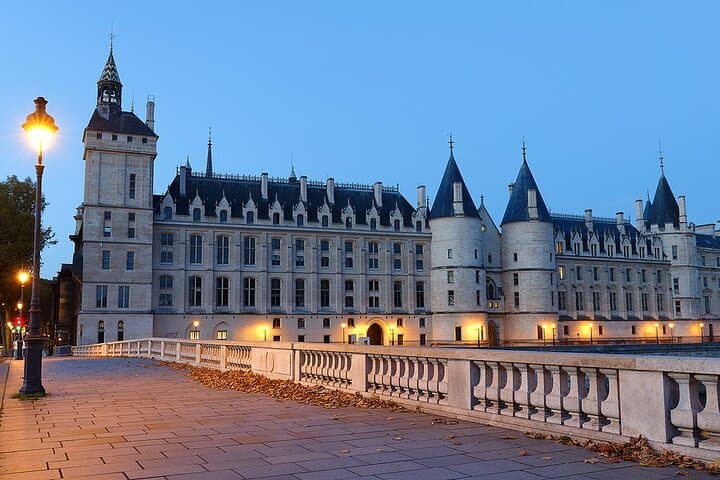 Full Day French Revolution Walking Tour in Paris