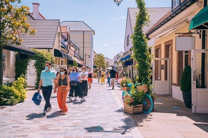 La Vallée Village-Parisian Chic Outlet Shopping Spot-Private Trip