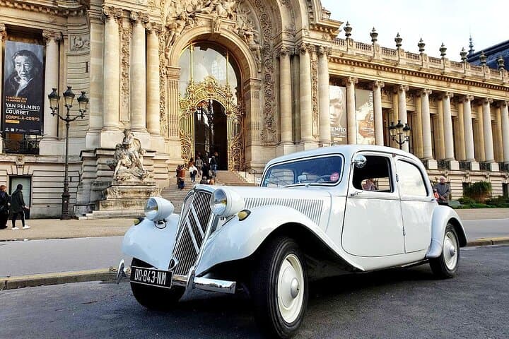 Night Tour of Paris by a Vintage Car and Wine Tasting