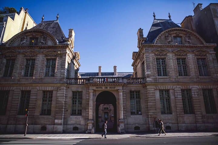 Paris Private Vintage Car Half day Tour with Le Marais and Pick up and drop