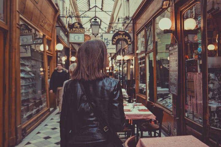 5-hour Paris Private Trip with One Indian Meal and Airport Pickup