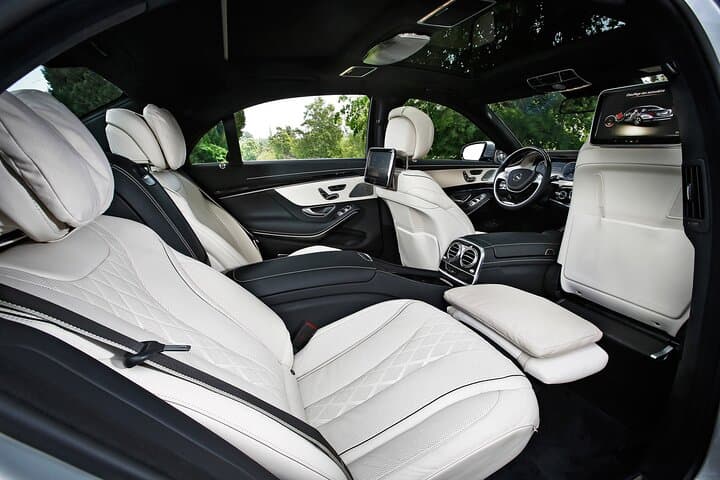 Airport Transfer: Bordeaux Airport BOD to Bordeaux by Luxury Car