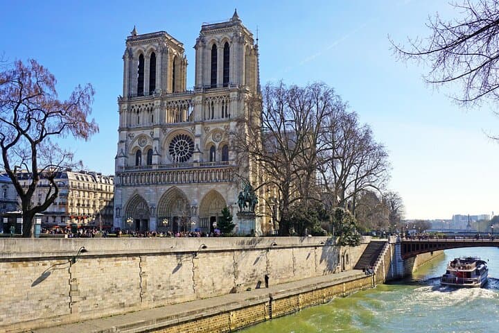 Paris in One Day : Louvre, Notre-Dame, Sainte-Chapelle and more