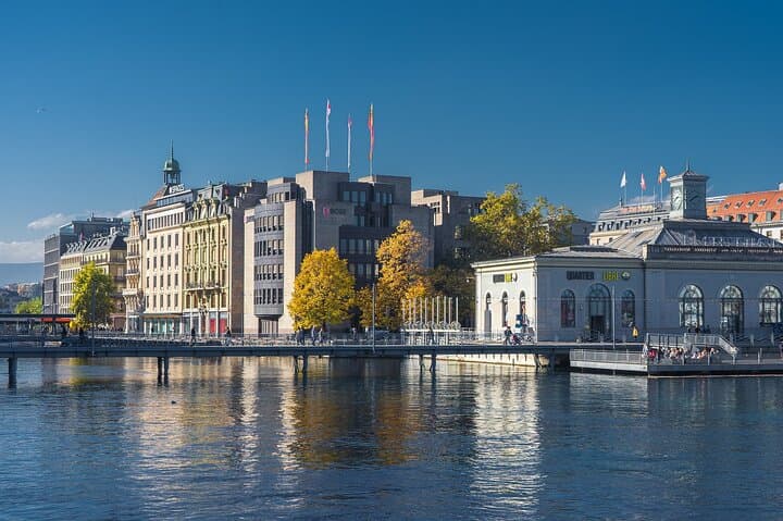 Private Transfer from Lyon to Geneva with 2h Stop in Chambery