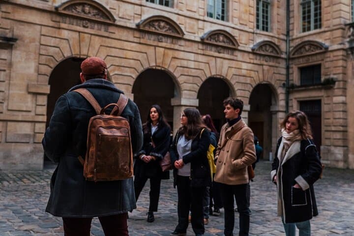 2 Hour Walking Tour Through Treasures of the Marais