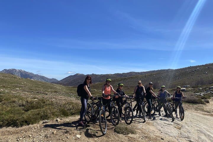 guided ride on the Plateau du Coscione by electric mountain bike