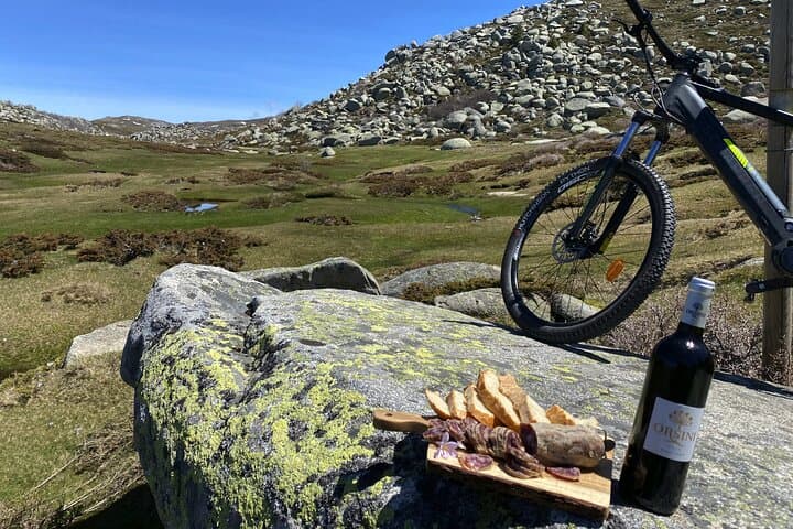 guided ride on the Plateau du Coscione by electric mountain bike