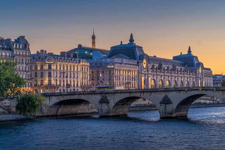 Private Full Day Tour of Paris with Louvre Museum