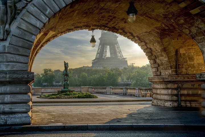 Private Transfer From Reims To Paris, 2 Hour Stop in Epernay