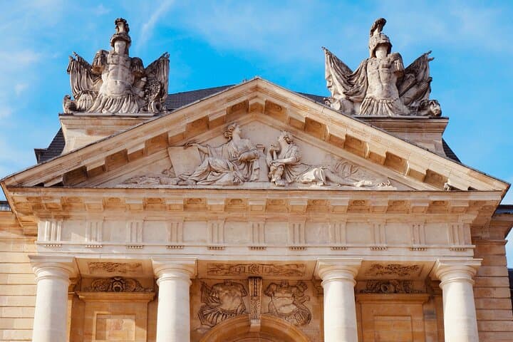 Secrets of Dijon: Explore the City with Clues and Stories