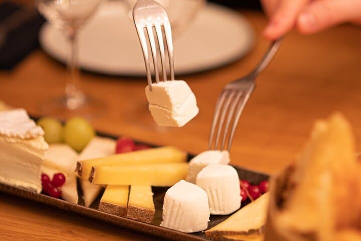 Paris - Apéro Wine & Cheese Tasting in a Royal Wine Cellar