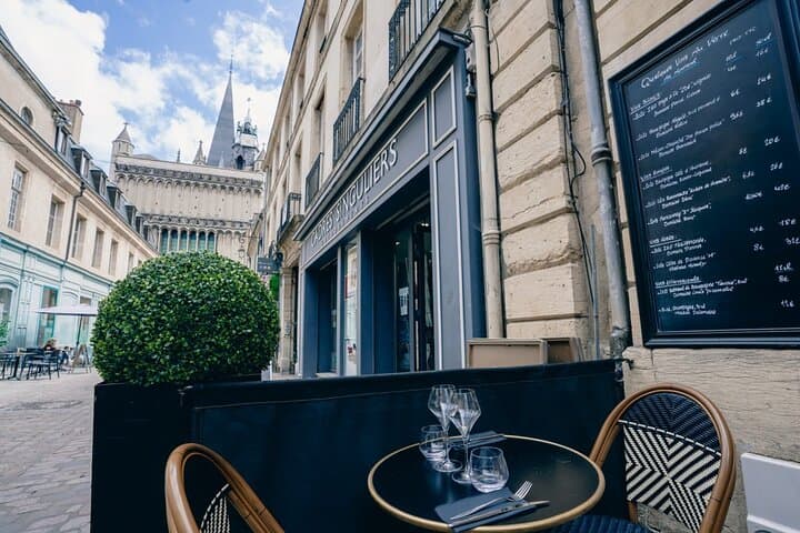3 Hour Private Tour of Dijon - with CDG Airport Transfer