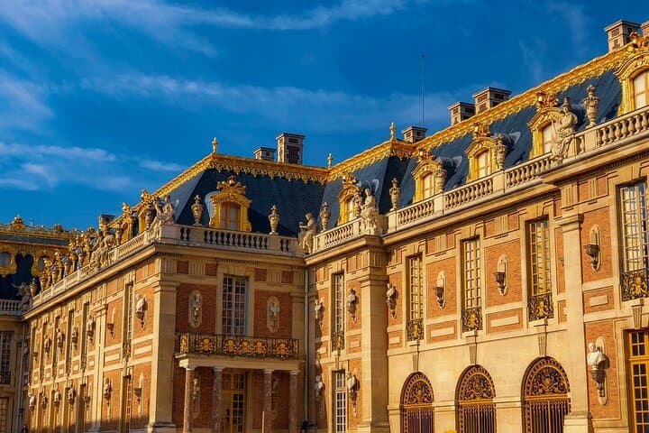 Half Day Night Tour in Paris with Crazy Horse Visit